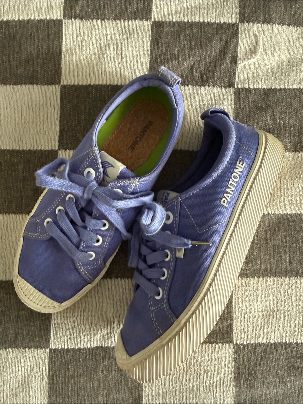 Cariuma Pantone Very Peri 22 Color of the year Canvas Sneakers